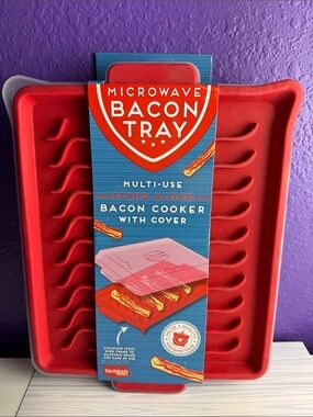 Talisman Designs Microwave Bacon Tray with Cover Red Silicone Spatter Guard NWT